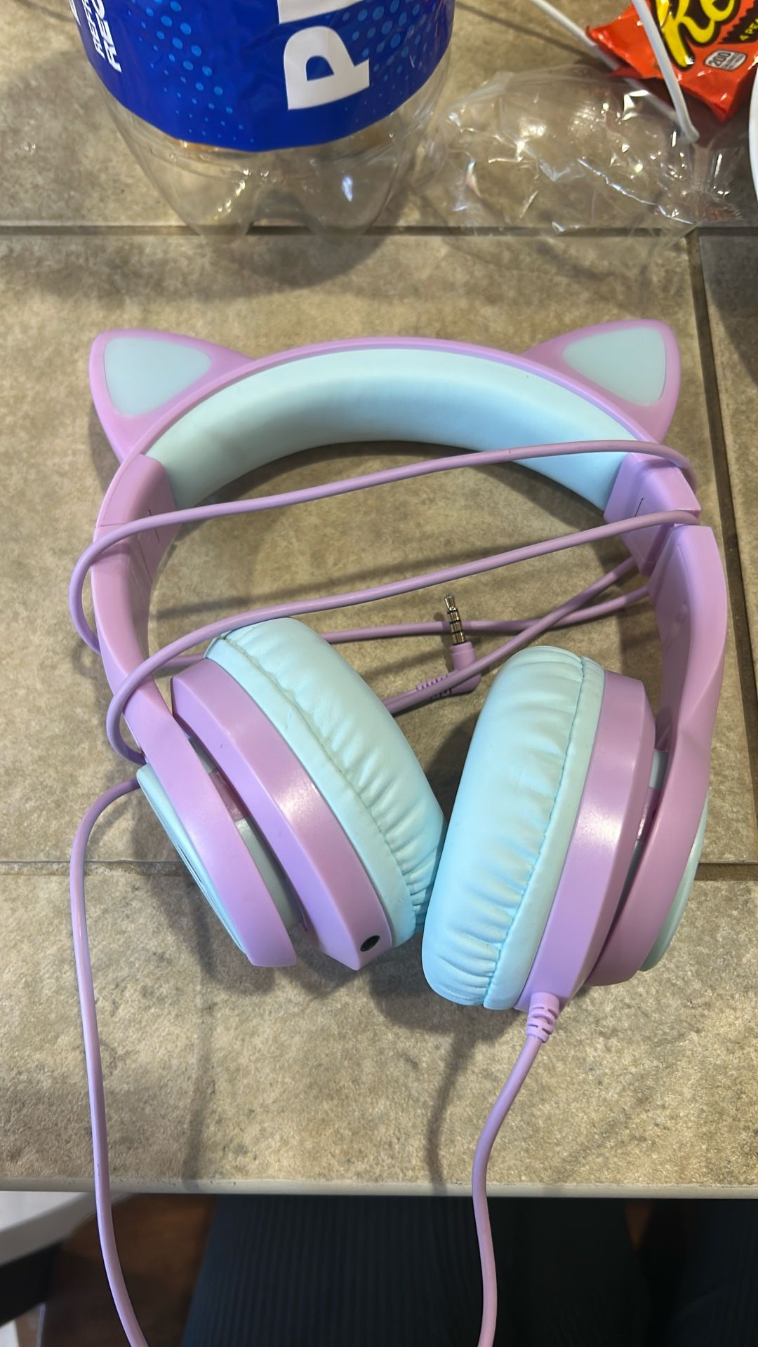 kitty headphones 🩷🐱