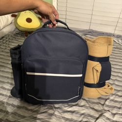 Picnic at ascot 4 person picnic backpack w/ blanket 