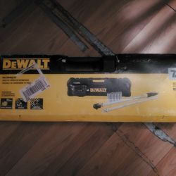 DEWALT Tire Change Kit