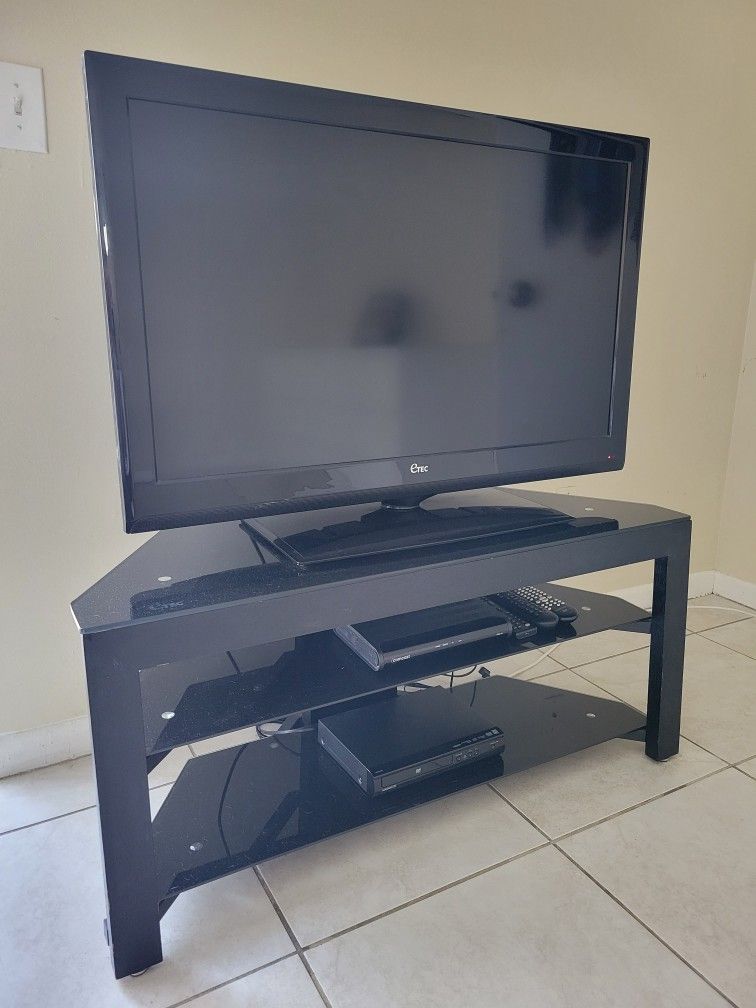 40" TV with TV table