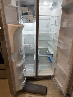 FRIGIDAIRE SIDE-BY-SIDE REFRIGERATOR - PICKUP NEAR I-95 & NW 62nd ST MIAMI