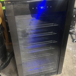 Wine Enthusiast 24-Bottle Wine Cooler