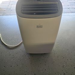 Protable A/C Black and Decker