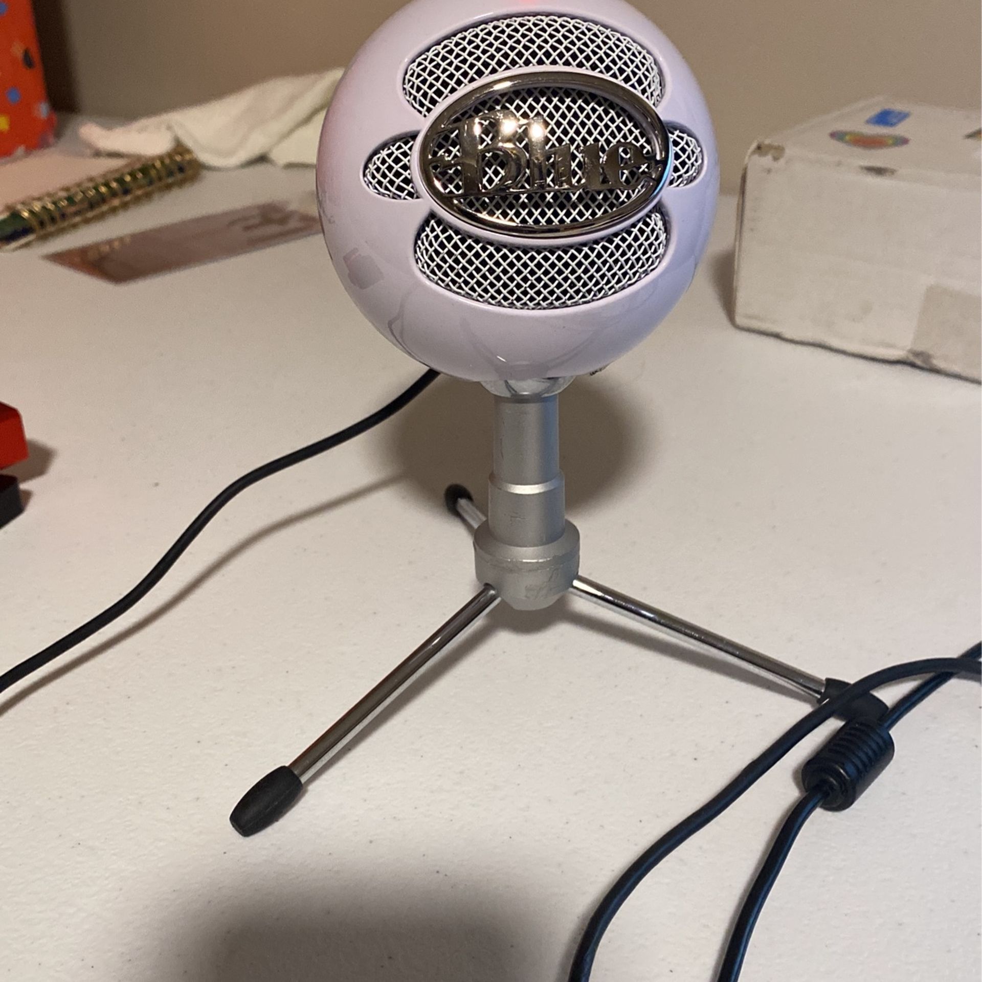 Great Condition- Blue snowball Microphone
