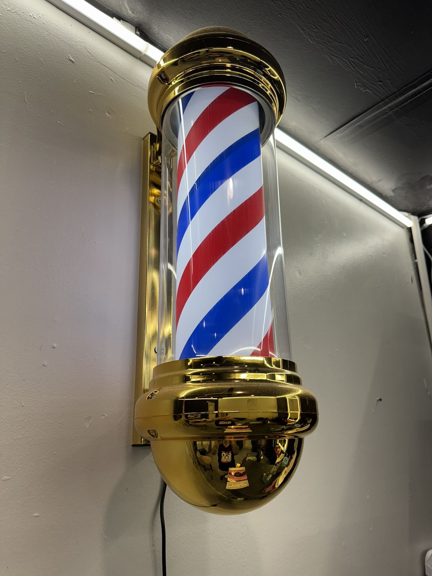 Barber pole light