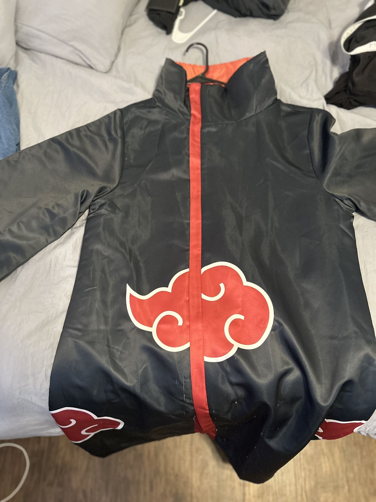 Akatski Robe
