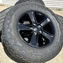  5x 18" Jeep Wrangler Altitude Sahara Black OEM wheels rims 9255 9221 Tires 60%
