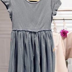 Beautiful blue dress for a girl, size 14, in excellent condition