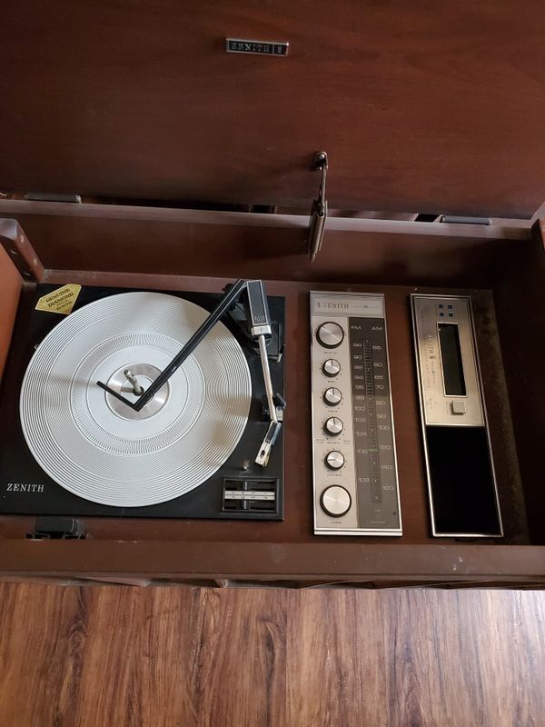 1970 Zenith Stereo Console With Turntable