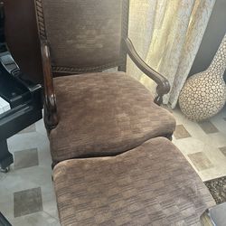 Arm chair With Ottoman