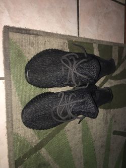 Yeezy Pirate Blacks Size 10