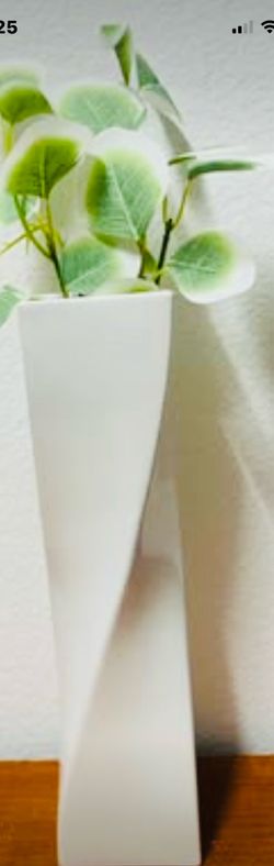 Modern White Sculptural Twist Vase 12” – Mikasa Japan Minimalist Decor