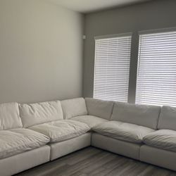 Sectional couch 