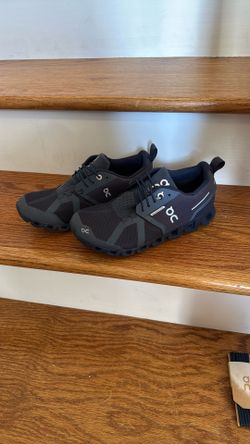 ON waterproof Shoes Size 6.5