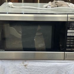 Panasonic Microwave 1200 Watts