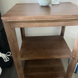 Pair of 2 end tables / side tables / nightstands 