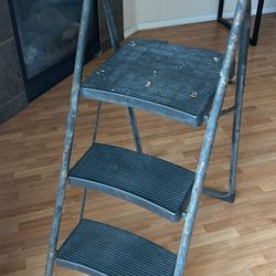 3 steps ladder