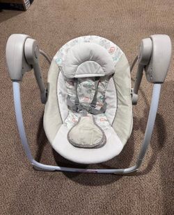 Baby musical swing