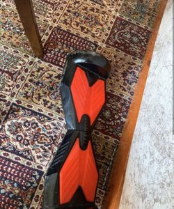 BLUETOOTH HOVERBOARD// Plays music