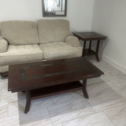 $250 - Living Room Furniture Set (3 Pieces)