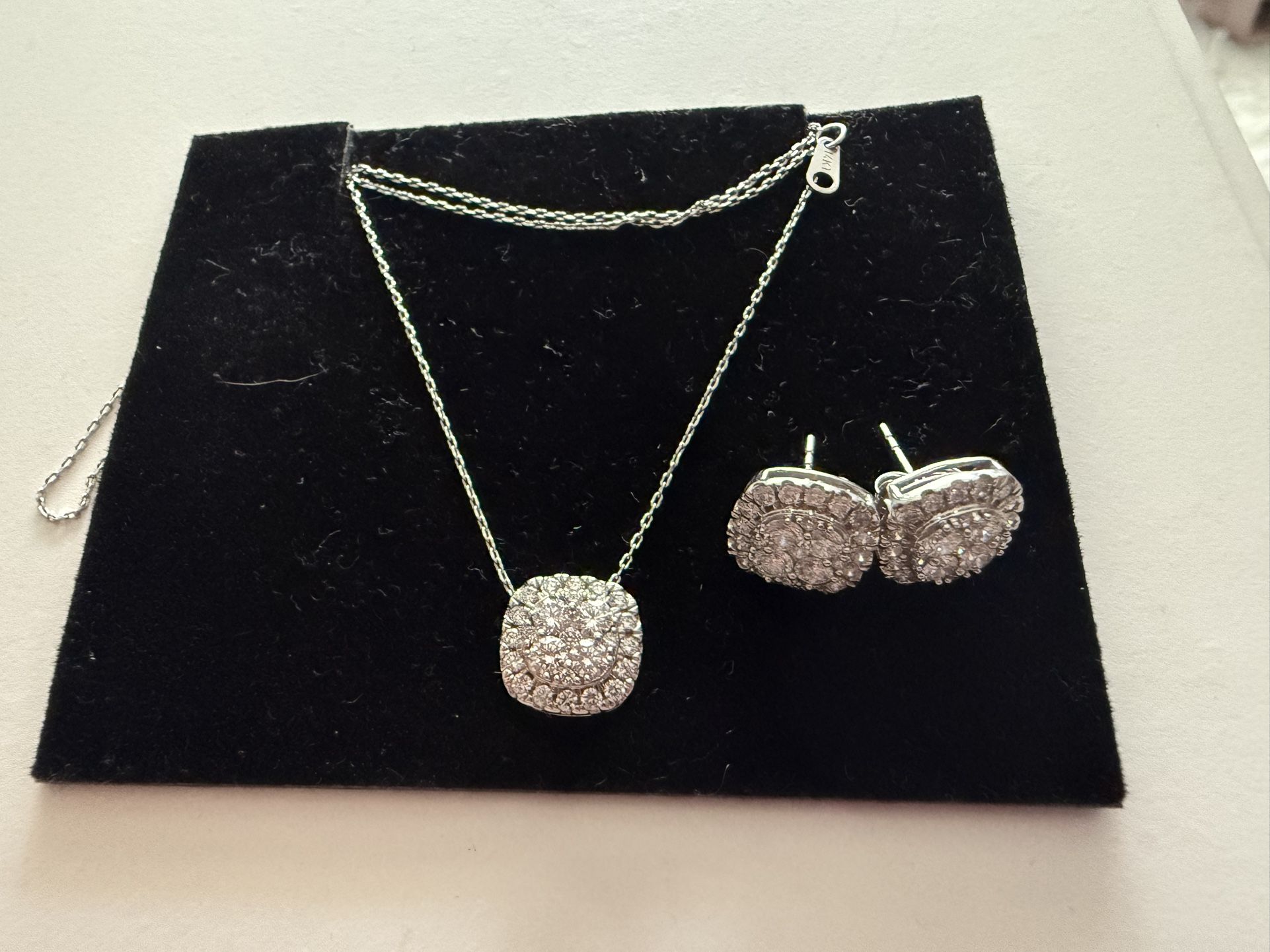 Labgrown diamond Earrings & Necklace