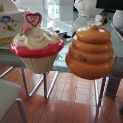Ceramic Cupcake And Honeybee Jar