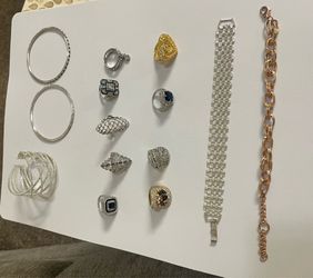Lot of Fashion jewellery selling everything together no individual purchase rings , bracelet, cuffs, details in photos pickup Gaithersburg md20877