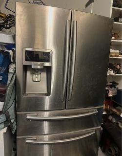 Samsung 4-Door French Door Refrigerator – Stainless, Ice & Water Dispenser