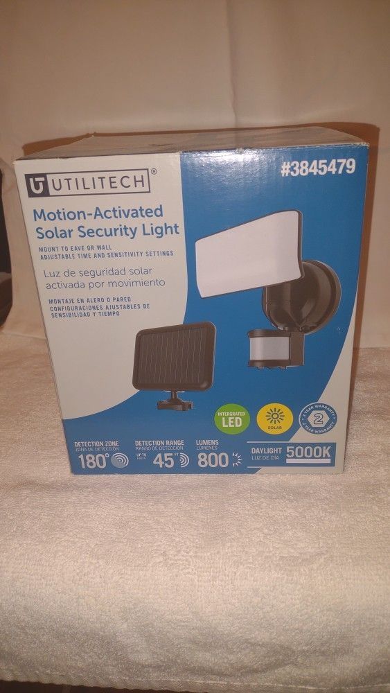 UTILITECH MOTION ACTIVATED SOLAR SECURITY LIGHT