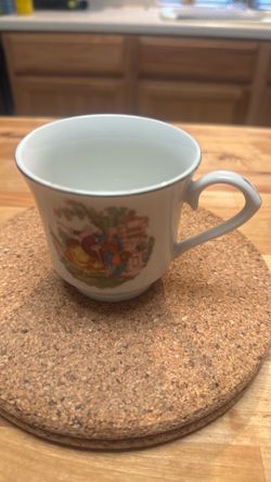 Romeo & Julieta vintage porcelain tea cup