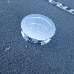 Silver cover compatible with Toyota Prius and Corolla