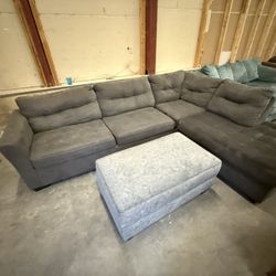 *Free delivery* Gray Sectional couch With Brand New Ottoman