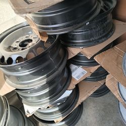 1 Nissan,1 Toyota Dually Rim