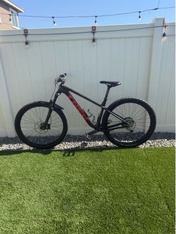 2022 Trek Rascoe 8
