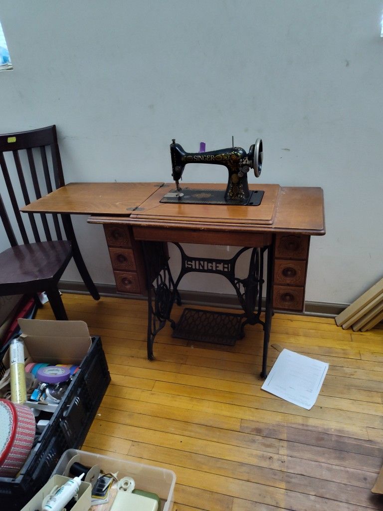1910 Antique Singer 1910 Sewing Machine