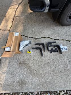 O.E. Xtreme brackets for GM 1500/2500/3500 crew cab  sidesteps