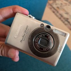 Canon PowerShot SD400 Camera