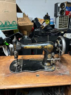 1891 Stinger sewing machine with desk & lid