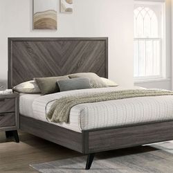NEW KING SIZE BED FRAME SOLID WOOD AND MATTRESS