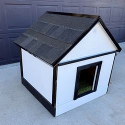 New L/M Dog House