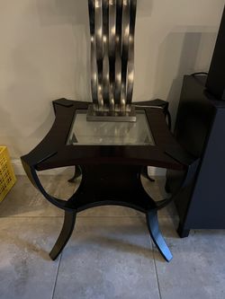 End Table With Lamp