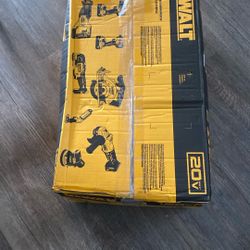 Dewalt C 8 Tools Combo Kit. DCK850P2
