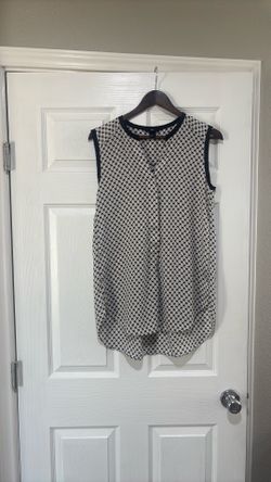 White and black tunic