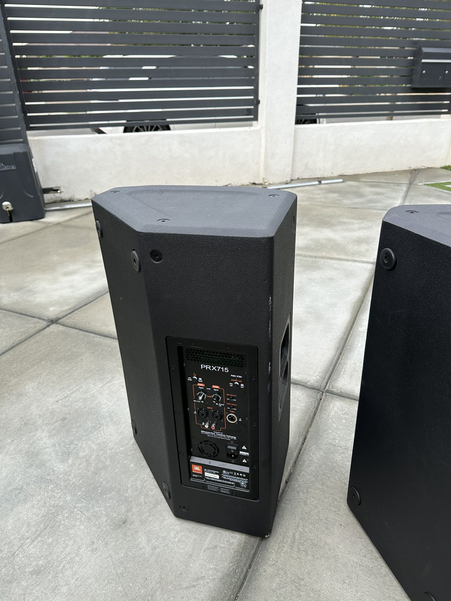 JBL PRX715 15" 2-Way Speaker: for Sale in Los Angeles, CA - OfferUp