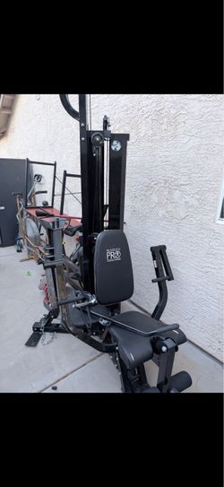 Circuit training machine