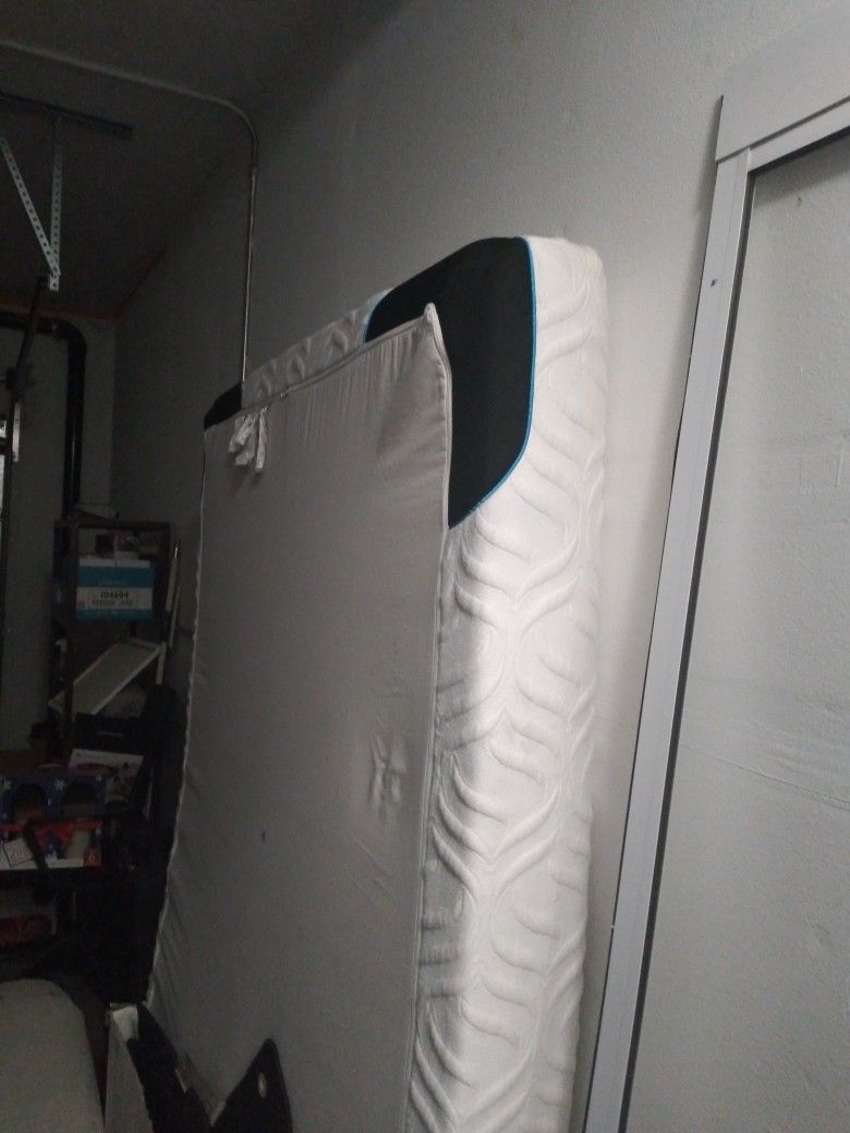 Full Memory Foam Matress.