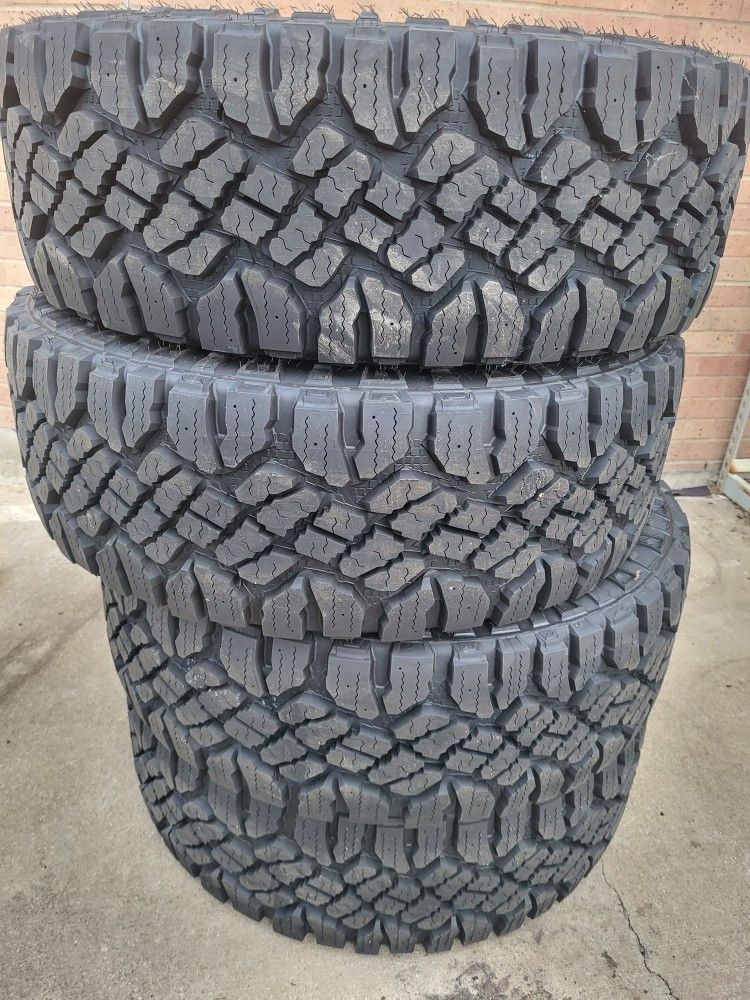 Goodyear Wrangler Duratrac 295/70/17