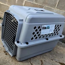 LIKE NEW DOG CARRIER KENNEL CAGE