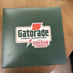 Stranger Things X Gatorade Exclusive 1987 Hawkins Capsule - Large 