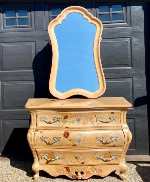 Dresser / Chest